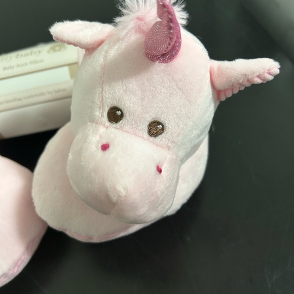 Kelly Baby Pink Neck Pillow - Picture 3 of 7